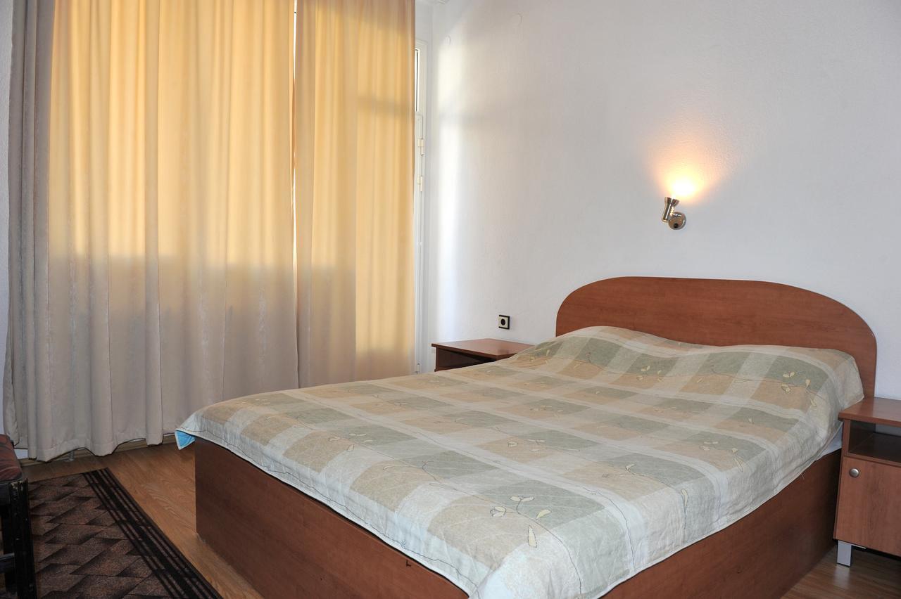 Family Hotel Blazhi Sandanski Exterior foto